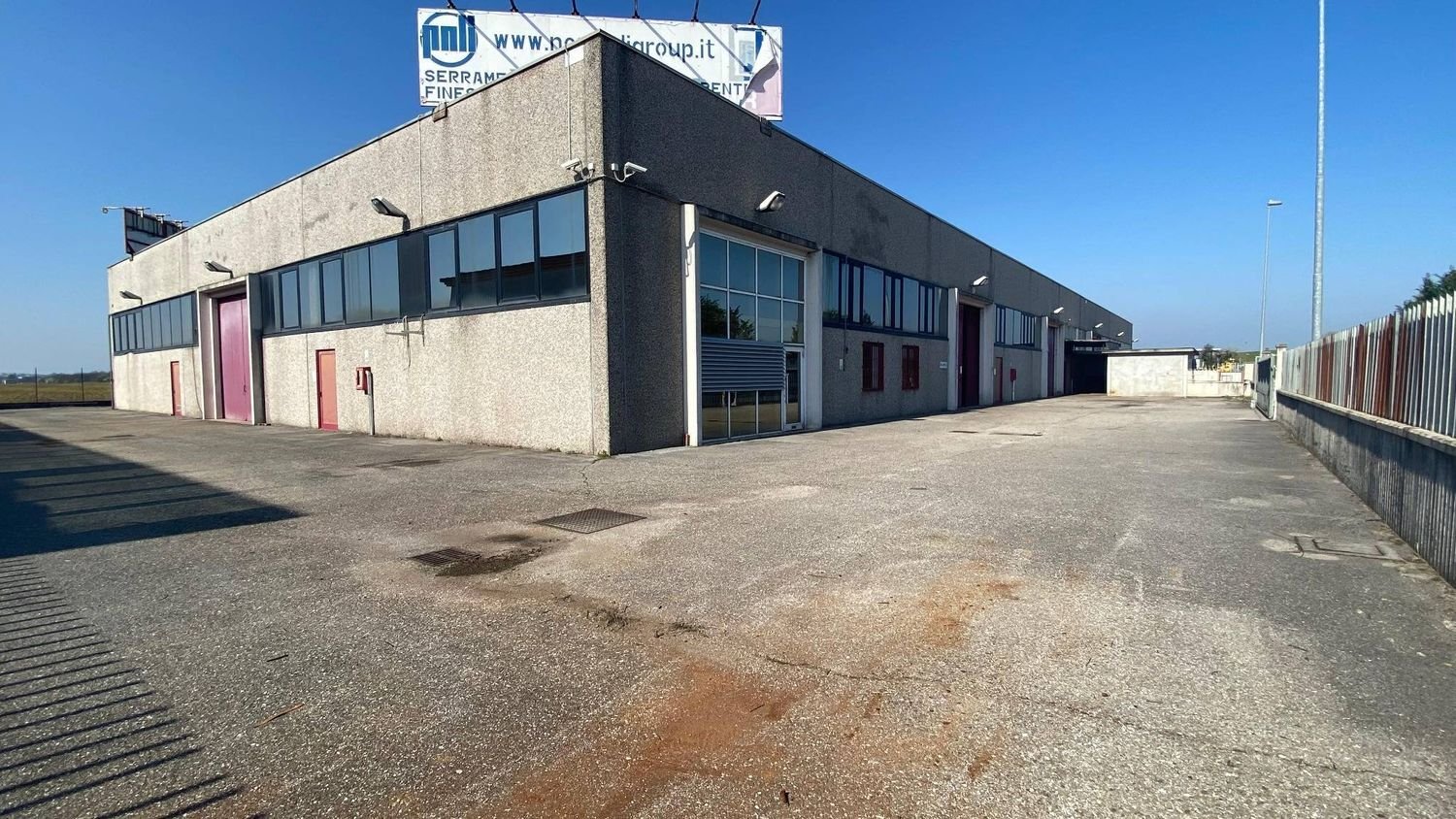 Entrepôt à Montichiari, Italy 1990m² No. 48312