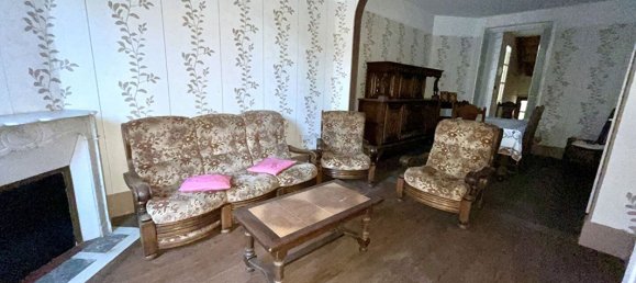 3 bedrooms House in Rebais, France No. 176560 2