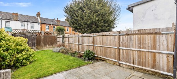 2 bedrooms House in Croydon, United Kingdom No. 1048 2