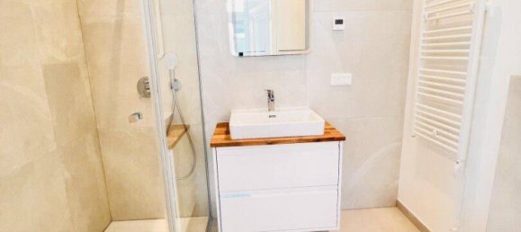 2 rooms Apartment in Rudolfsheim-Funfhaus, Austria No. 169784 3