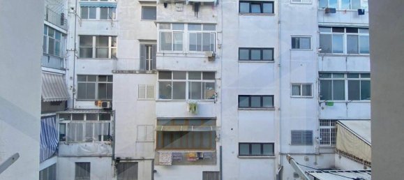 Apartamento de 2 dormitorios en Bari, Italy No. 21324 14
