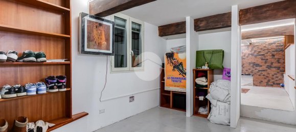 Apartamento de 2 dormitorios en Rome, Italy No. 54015 10