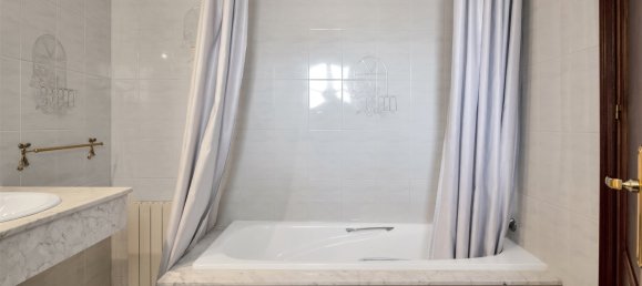 5 Schlafzimmer Villa in Marbella, Spain, Nr. 115002 40