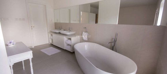 4 bedrooms House in Bahar ic-Caghaq, Malta No. 8838 16