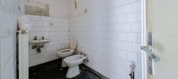 Casa de 5 habitaciónes en Calizzano, Italy No. 74055 23