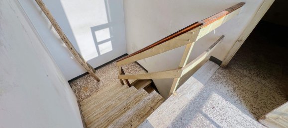 Casa de 5 habitaciónes en Calizzano, Italy No. 74055 13