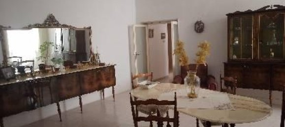 5 rooms Apartment in Trani, Italy No. 166238 9