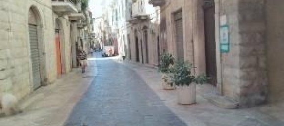 5 rooms Apartment in Trani, Italy No. 166238 2