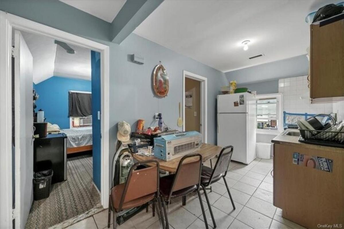 Дом с 8 спальнями в Спринг-Вэлли, США № 377588