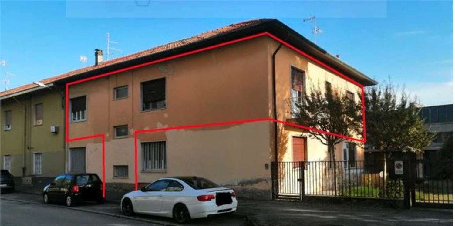 Apartamento de 4 habitaciónes en Cassano Magnago, Italy No. 184545