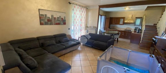 4 Schlafzimmer Wohnung in Capriolo, Italy, Nr. 268792 8