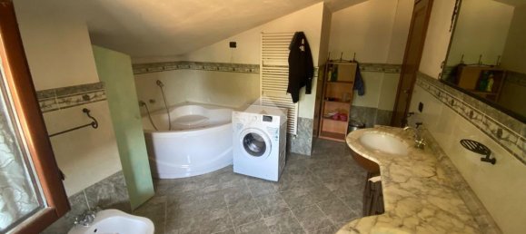 4 Schlafzimmer Wohnung in Capriolo, Italy, Nr. 268792 19