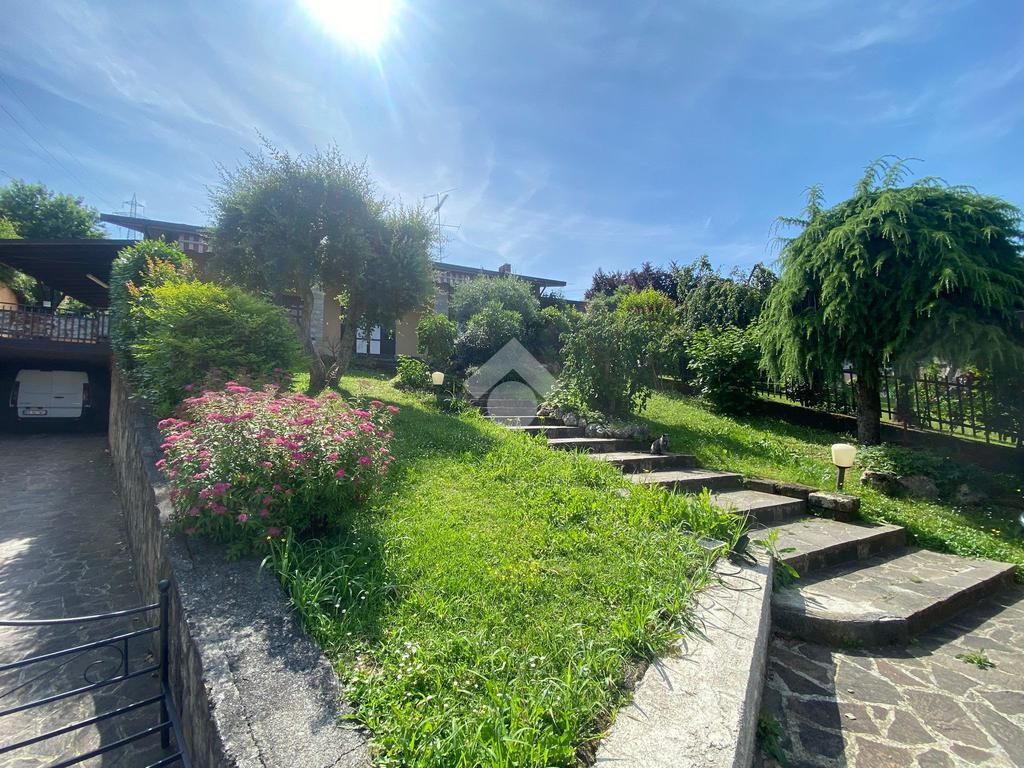 4 Schlafzimmer Wohnung in Capriolo, Italy, Nr. 268792