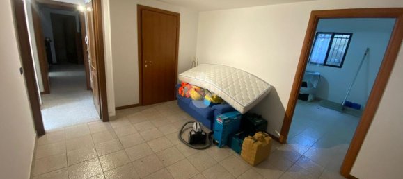 4 Schlafzimmer Wohnung in Capriolo, Italy, Nr. 268792 37