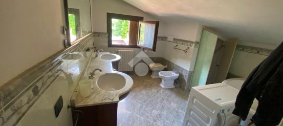4 Schlafzimmer Wohnung in Capriolo, Italy, Nr. 268792 30
