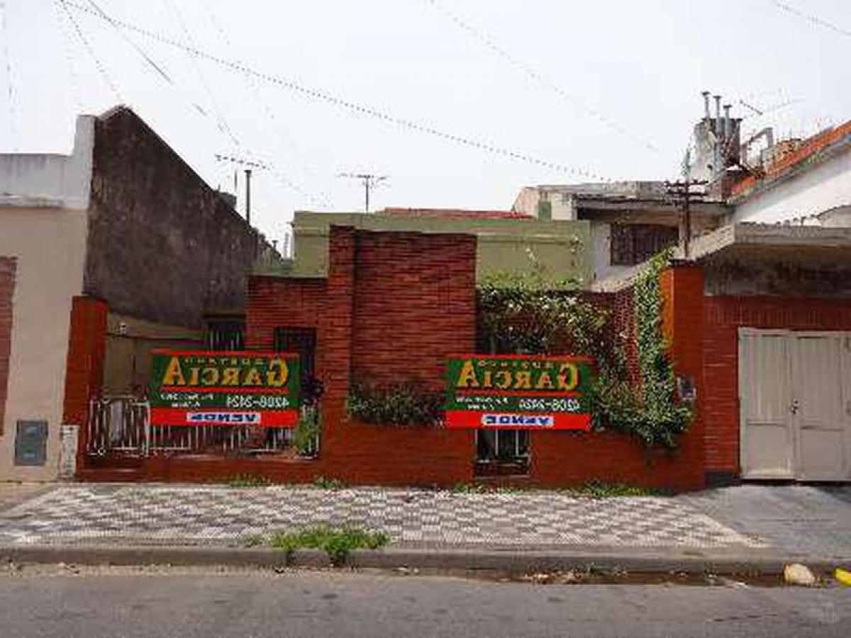 180m² Land in Lanus, Argentina No. 39920