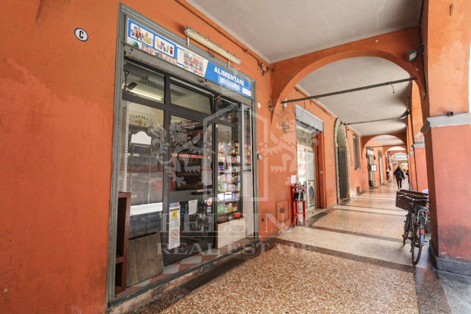 1 room Commercial property in Bologna, Italy No. 96054