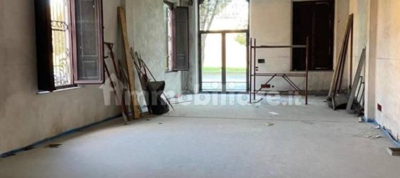 1 room Commercial property in Lucca, Italy No. 320882 5