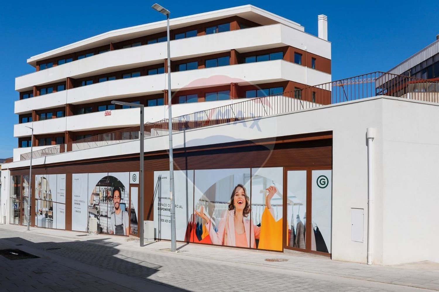 Bâtiment à Pacos de Ferreira, Portugal 147m² No. 65874