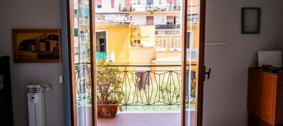 Apartamento de 4 dormitorios en Portici, Italy No. 381712 34
