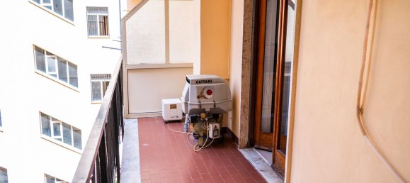 Apartamento de 4 dormitorios en Portici, Italy No. 381712 23