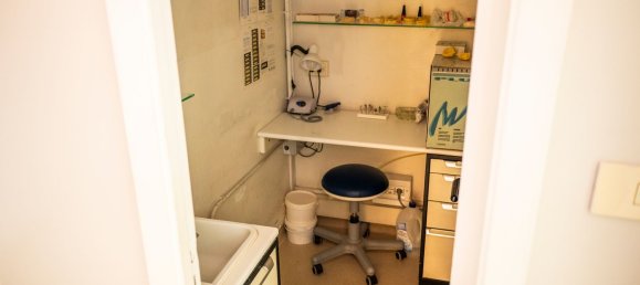 Apartamento de 4 dormitorios en Portici, Italy No. 381712 20