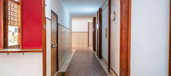 Apartamento de 4 dormitorios en Portici, Italy No. 381712 3