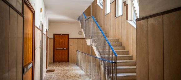 Apartamento de 4 dormitorios en Portici, Italy No. 381712 5