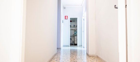 Apartamento de 4 dormitorios en Portici, Italy No. 381712 14