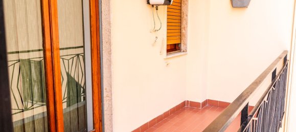Apartamento de 4 dormitorios en Portici, Italy No. 381712 24