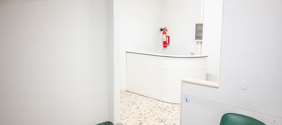 Apartamento de 4 dormitorios en Portici, Italy No. 381712 8