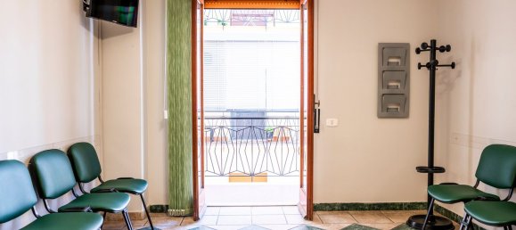 Apartamento de 4 dormitorios en Portici, Italy No. 381712 12
