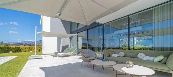 5 bedrooms Villa in Benahavis, Spain No. 39670 8