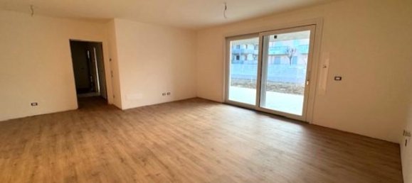 4 rooms Apartment in Limena, Italy No. 155476 3