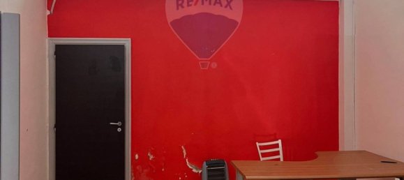 Bureau à Trani, Italy 36m² No. 360063 2