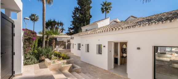 5 bedrooms Villa in Nueva Andalucia, Spain No. 4816 15