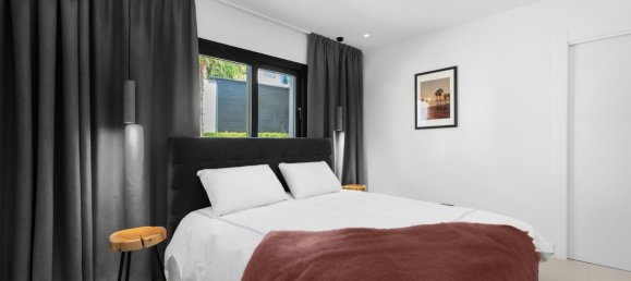 5 bedrooms Villa in Nueva Andalucia, Spain No. 4816 24