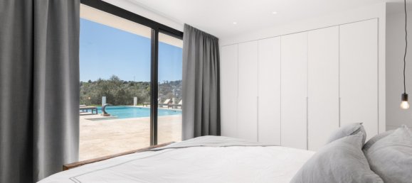 5 bedrooms Villa in Nueva Andalucia, Spain No. 4816 13