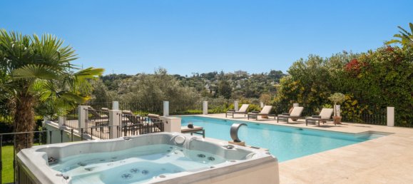 5 bedrooms Villa in Nueva Andalucia, Spain No. 4816 19