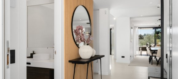 5 bedrooms Villa in Nueva Andalucia, Spain No. 4816 12