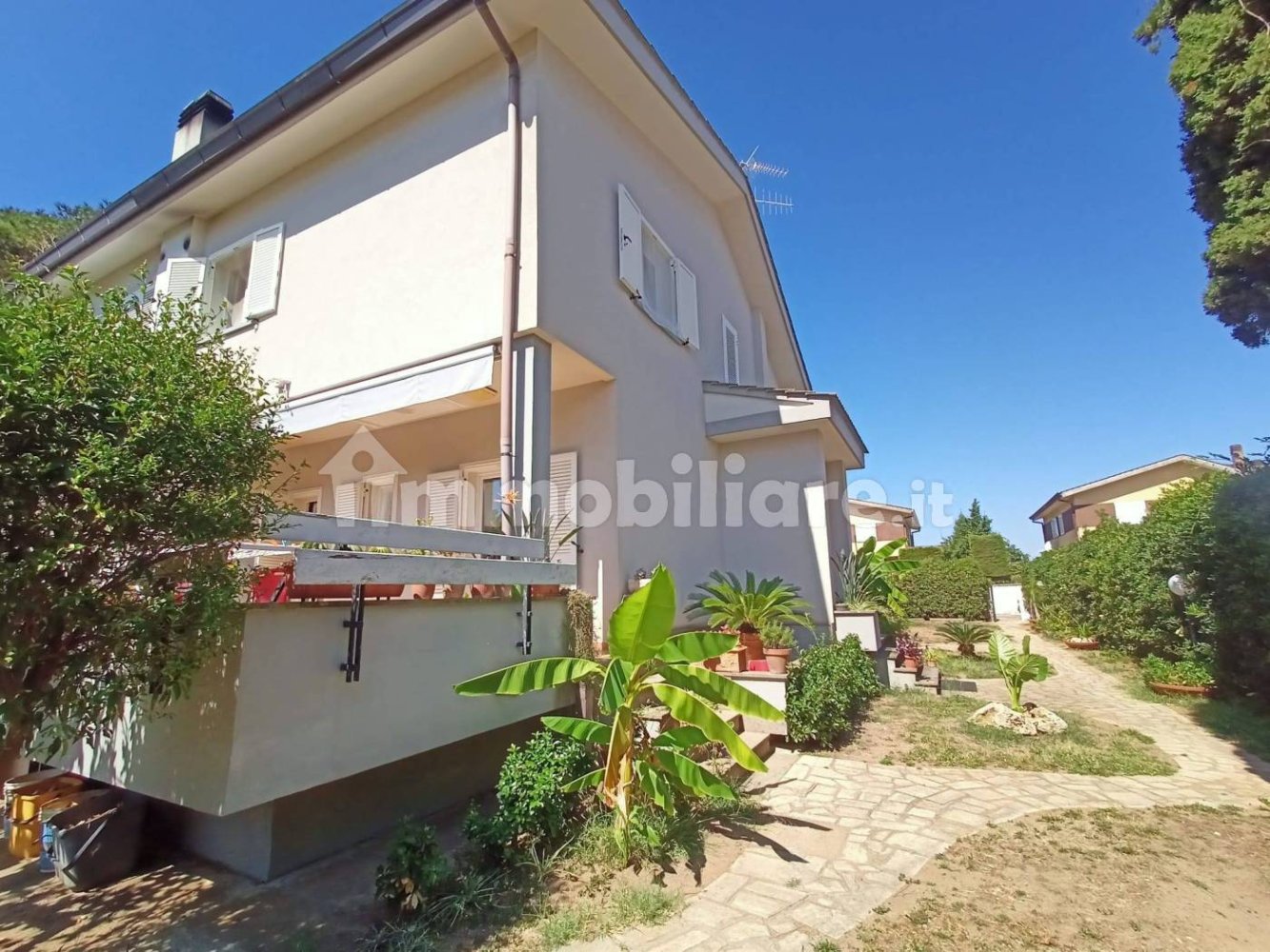 3 غرف نوم فيلا في Anzio, Italy رقم 390990