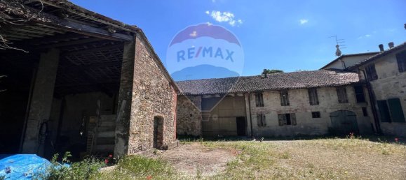 30 rooms House in Collecchio, Italy No. 19676 10