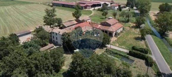 30 rooms House in Collecchio, Italy No. 19676 3