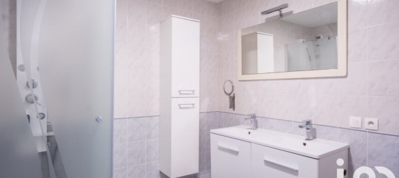 Apartamento de 2 dormitorios en Florange, France No. 300080 9