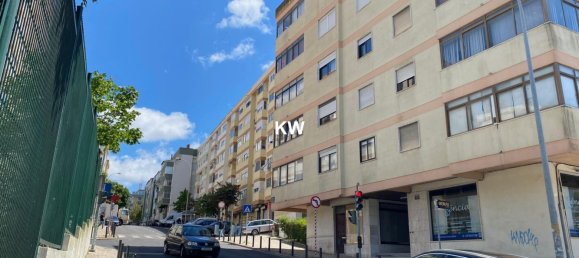 68m² Commercial property in Oeiras, Portugal No. 90794 5