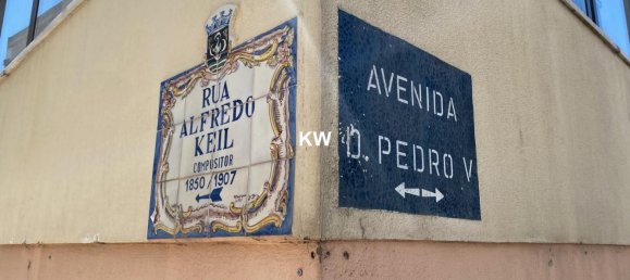 68m² Commercial property in Oeiras, Portugal No. 90794 3