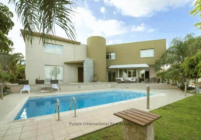 5 bedrooms Villa in Agios Athanasios, Cyprus No. 21828