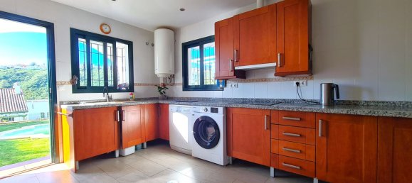 Villa de 3 dormitorios en La Duquesa, Spain No. 184932 4