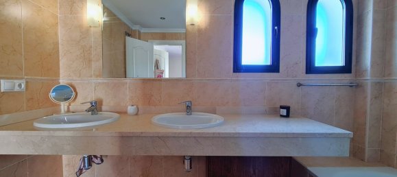 Villa de 3 dormitorios en La Duquesa, Spain No. 184932 9