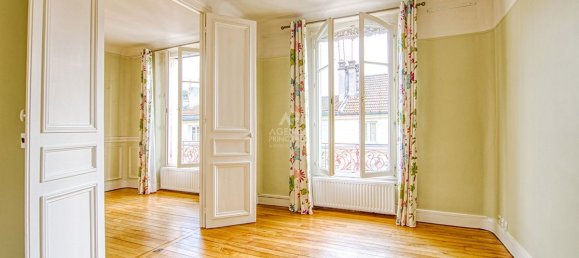 Квартира с 2 спальнями в Версаль, Франция № 291749 4